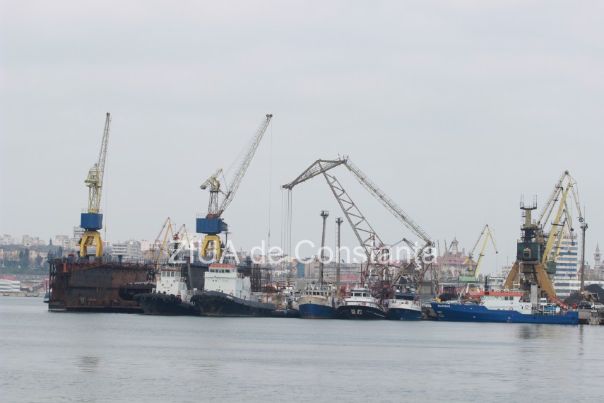 Constanta: Opt nave, avizate pentru sosire in porturile maritime romanesti. Sub ce pavilion sunt