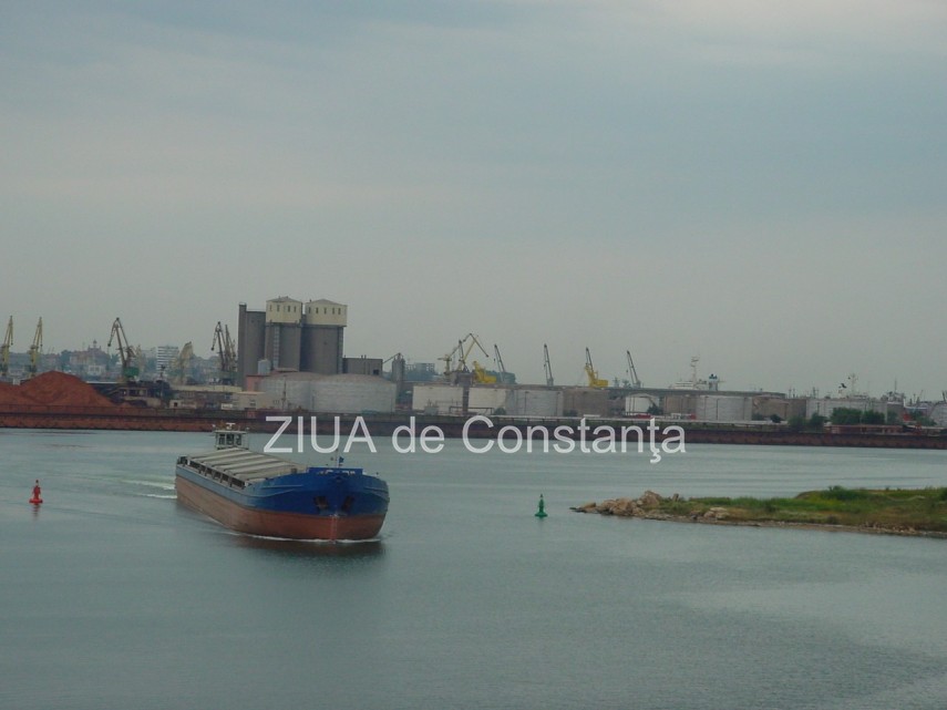 Constanta: 14 nave, avizate pentru sosire in porturile maritime romanesti. Cele mai multe sunt pentru descarcare