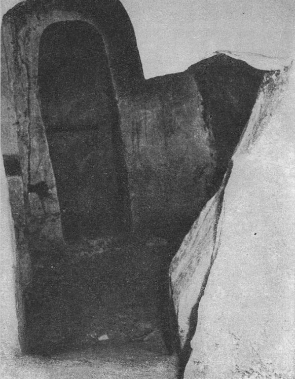 Murfatlar 1960. Complexe de grottes de Murfatlar.  Source photo : Murfatlar 1960. Vinothèque dans la cave de la station.  Source des photos : 