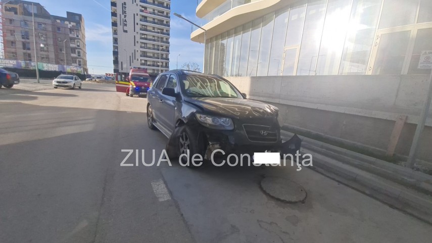 imagini de la locul accidentului accident rutier in statiunea mamaia o soferita a fost ranita foto video