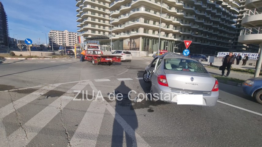 imagini de la locul accidentului accident rutier in statiunea mamaia o soferita a fost ranita foto video