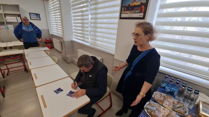 momente emotionante gheorghe hagi oaspete de onoare la scoala gimnaziala nr 23 constantin brancoveanu