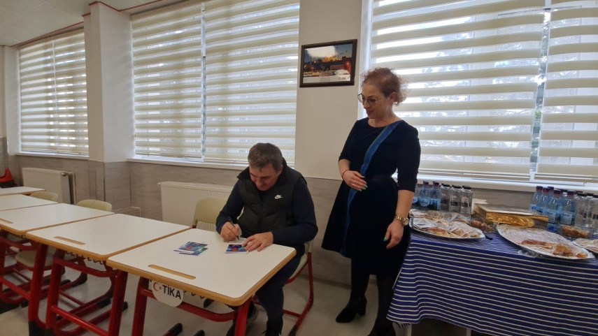 momente emotionante gheorghe hagi oaspete de onoare la scoala gimnaziala nr 23 constantin brancoveanu
