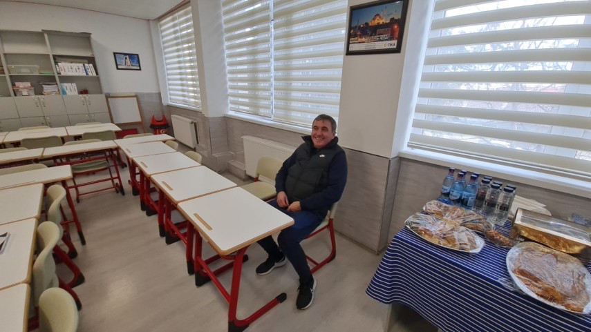momente emotionante gheorghe hagi oaspete de onoare la scoala gimnaziala nr 23 constantin brancoveanu