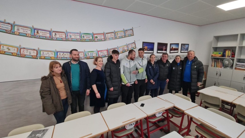 hagi dupa vizita la scoala gimnaziala nr 23 constantin brancoveanu cea la care a invatat am o placere