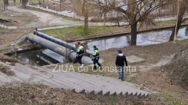 Bărbat decedat, după ce s-a înecat în lac, la Constanța. „Am pus mâna și deja m-am speriat” - Ce spun martorii? (VIDEO)