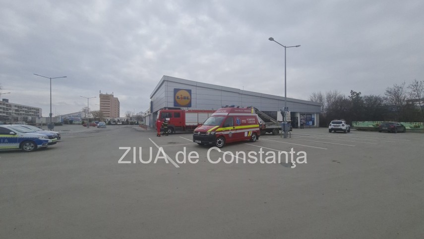 update incendiu la magazinul lidl din eforie nord judetul constanta intervin mai multe echipaje de pompieri