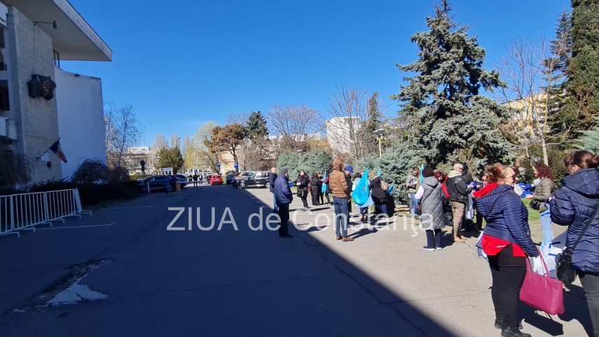 Salariatii din sistemul de invatamant ies la protest. Prima manifestare are loc la Constanta (FOTO+VIDEO)  