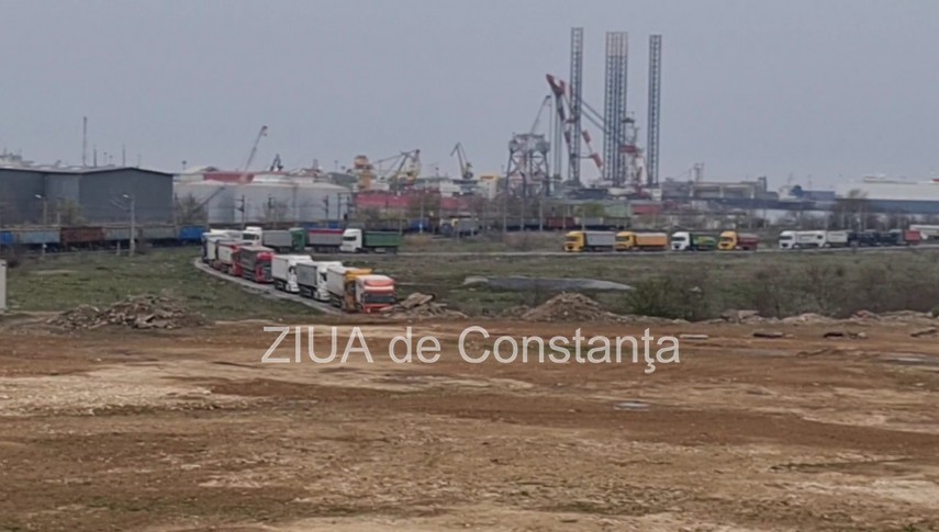 rabdarea soferilor pusa la incercare coloana de tir uri pe a4 pana in port foto video 810617