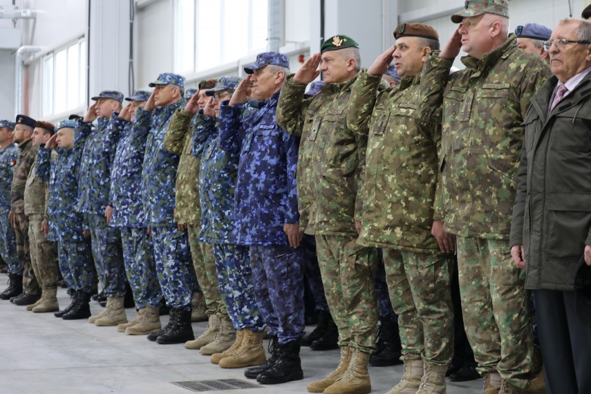 imagini de la ceremonia aniversara scoala de instruire pentru aparare antiaeriana general de brigada