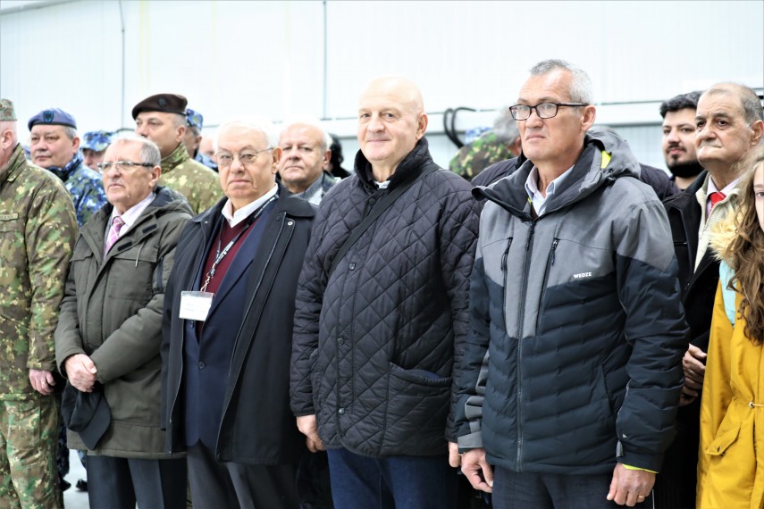 imagini de la ceremonia aniversara scoala de instruire pentru aparare antiaeriana general de brigada