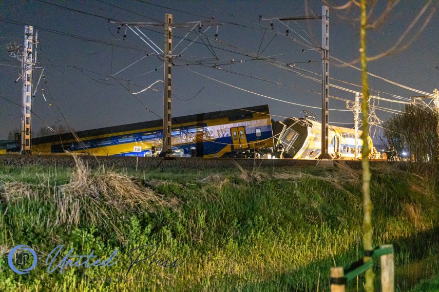 accident feroviar in olanda zeci de persoane au fost ranite dupa ce un tren a deraiat foto 810618