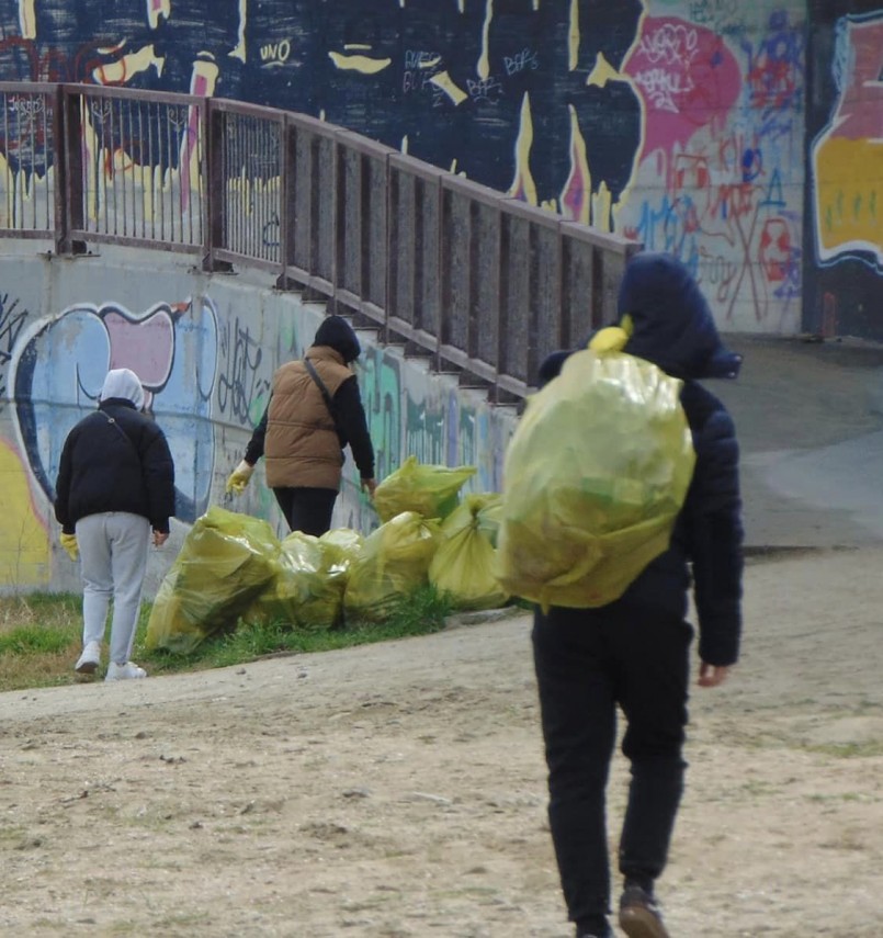 polaris holding constanta plaja 3 papuci ecologizata alaturi de liga studentilor universitatii ovidius