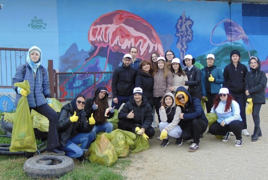 polaris holding constanta plaja 3 papuci ecologizata alaturi de liga studentilor universitatii ovidius
