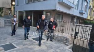 „Acuzațiile sunt de domeniul științifico-fantastic” Anchetatorii din Constanța, acasă la Dan Diaconescu! Imagini de la fața locului (FOTO+VIDEO)        