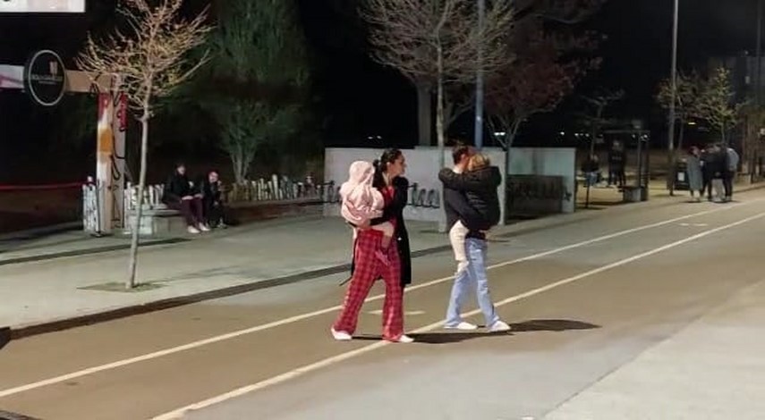 Hotelul are un numar de 21 de camere in care erau cazate 27 de persoane (22 adulti si 5 copii) (Galerie Foto)
