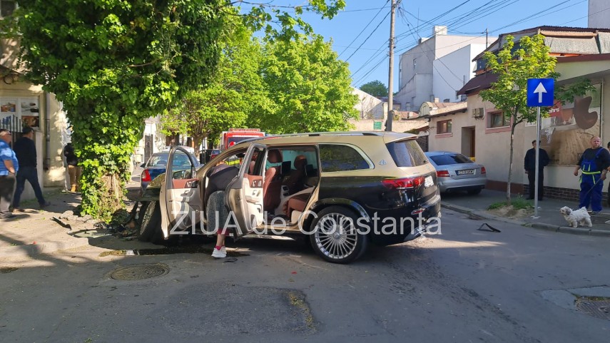 update autoturism maybach implicat intr un accident rutier in municipiul constanta patru persoane printre