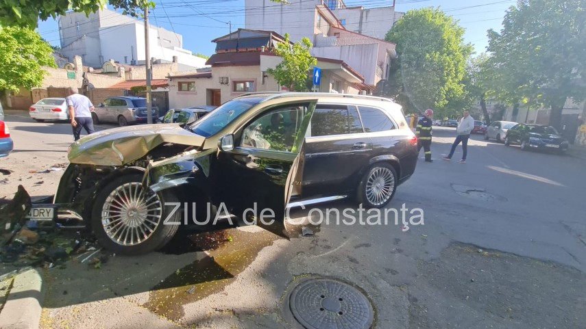 update autoturism maybach implicat intr un accident rutier in municipiul constanta patru persoane printre