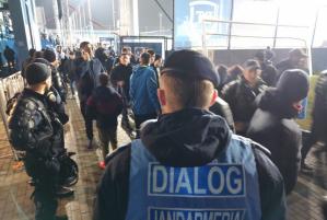  Jandarmii Grupării Mobile Constanţa asigură măsurile de ordine la meciul de fotbal dintre F.C.V. Farul Constanța şi F.C. Rapid București