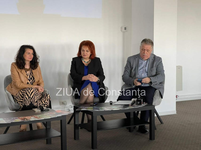 live text universitatea ovidius constanta organizeaza o intalnire cu reprezentantii presei locale in