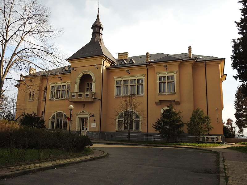 Palatul Regal Constanța, în prezent, Tribunalul Constanța, la construcția căruia a contribuit Francisc Lescovar