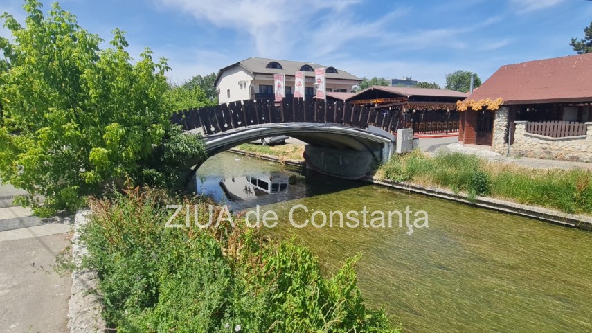 peisaj dezolant la inceput de sezon estival in constanta canalul care face legatura dintre lacul tabacariei