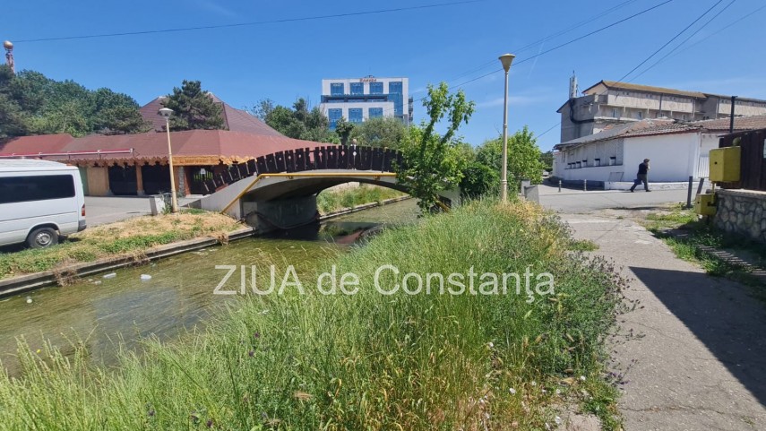 peisaj dezolant la inceput de sezon estival in constanta canalul care face legatura dintre lacul tabacariei