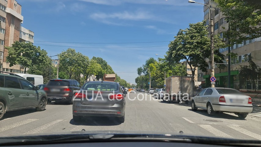 imagini din traficul constantean se asfalteaza in zona dintre trocadero si dacia foto video 816433
