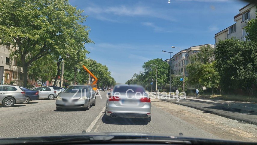 imagini din traficul constantean se asfalteaza in zona dintre trocadero si dacia foto video 816433