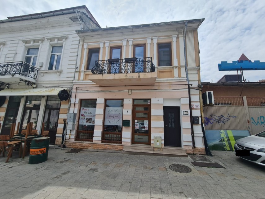 FOTO 2: Sediul firmelor din str. Mircea cel Bătrân nr. 7 Constanța