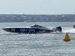 Mamaia Spectacol de putere și tehnică pe lacul Siutghiol. Se întrec cele mai rapide ambarcațiuni din lume (GALERIE FOTO + VIDEO)         