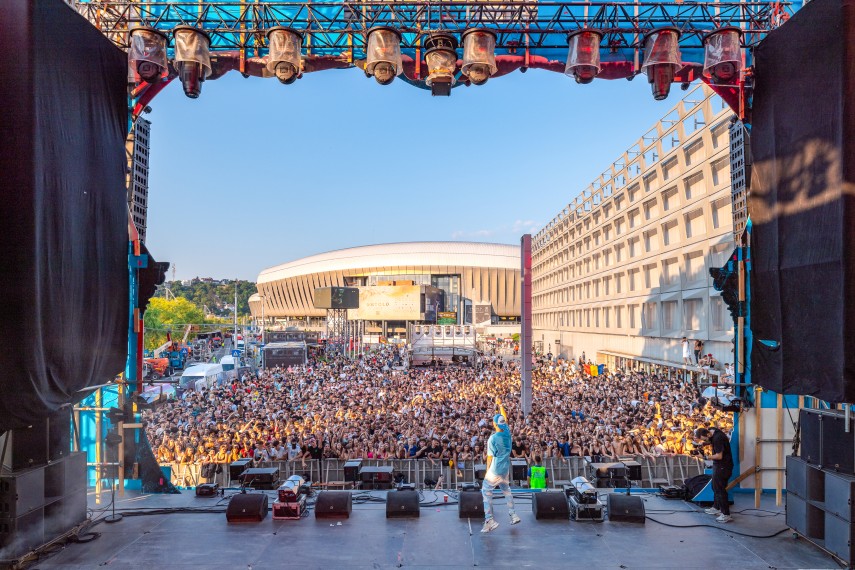 prima zi a festivalului untold a intrat in istorie peste 95 000 de fani au petrecut pana in zori pe ritmurile prima zi a festivalului untold a intrat in istorie peste 95 000 de fani au petrecut pana in zori pe ritmurile