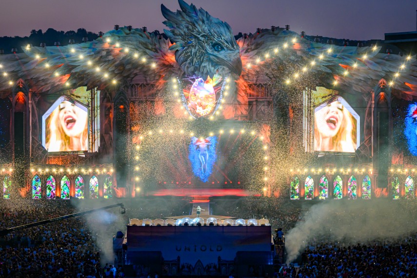 prima zi a festivalului untold a intrat in istorie peste 95 000 de fani au petrecut pana in zori pe ritmurile prima zi a festivalului untold a intrat in istorie peste 95 000 de fani au petrecut pana in zori pe ritmurile