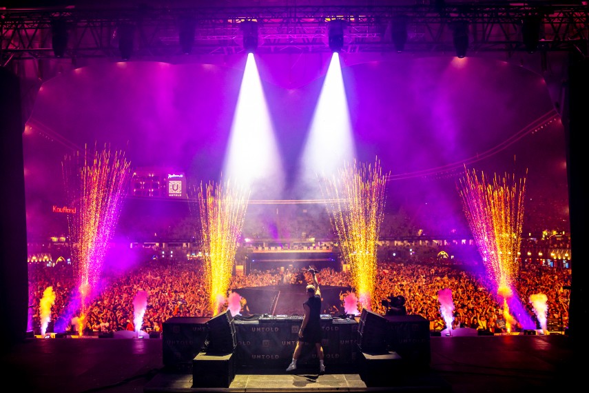 prima zi a festivalului untold a intrat in istorie peste 95 000 de fani au petrecut pana in zori pe ritmurile prima zi a festivalului untold a intrat in istorie peste 95 000 de fani au petrecut pana in zori pe ritmurile