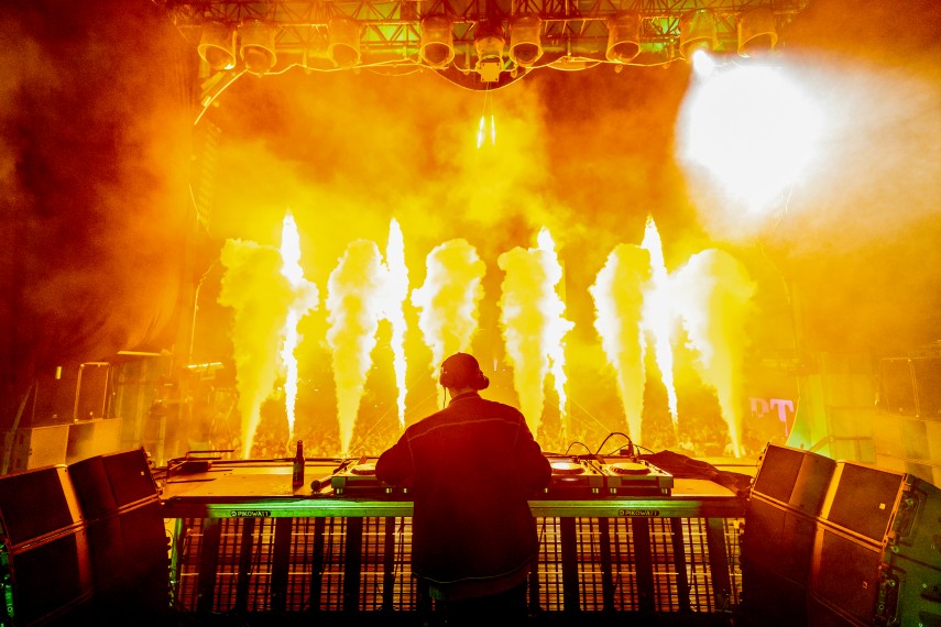 prima zi a festivalului untold a intrat in istorie peste 95 000 de fani au petrecut pana in zori pe ritmurile prima zi a festivalului untold a intrat in istorie peste 95 000 de fani au petrecut pana in zori pe ritmurile