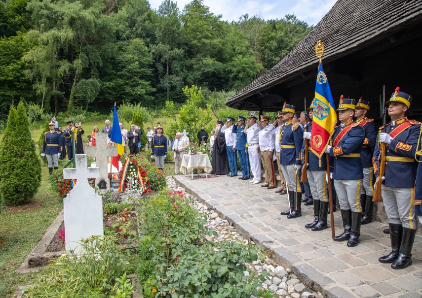 Mănăstirea Dintr-un Lemn. Sursa foto: colecția personală a prof. univ. dr. Valentin Ciorbea