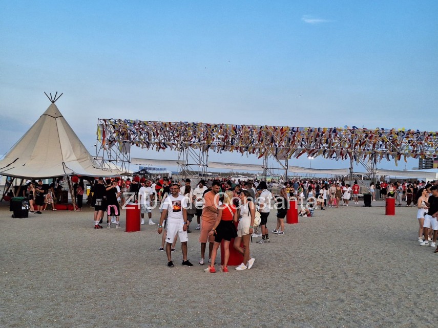 a doua seara a editiei aniversare a festivalului neversea distractia revine la malul marii galerie foto