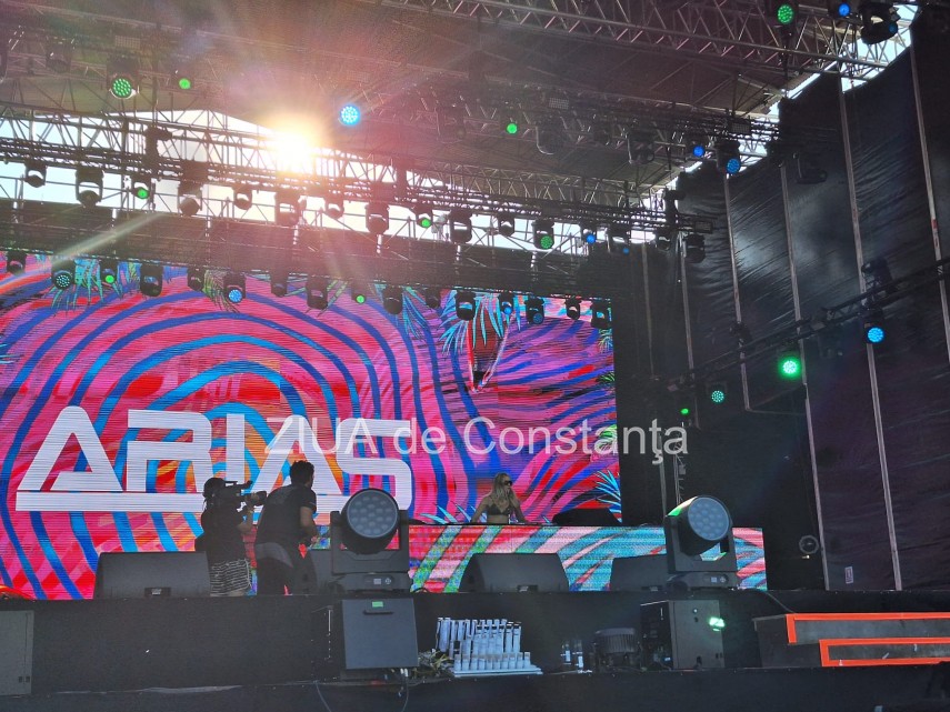 a doua seara a editiei aniversare a festivalului neversea distractia revine la malul marii galerie foto