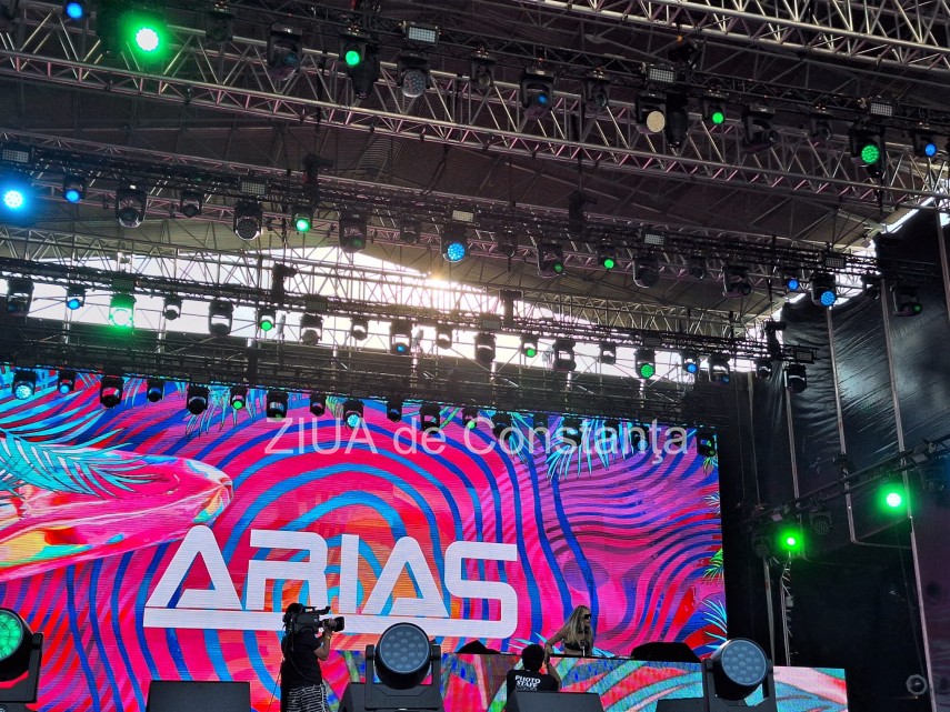 a doua seara a editiei aniversare a festivalului neversea distractia revine la malul marii galerie foto