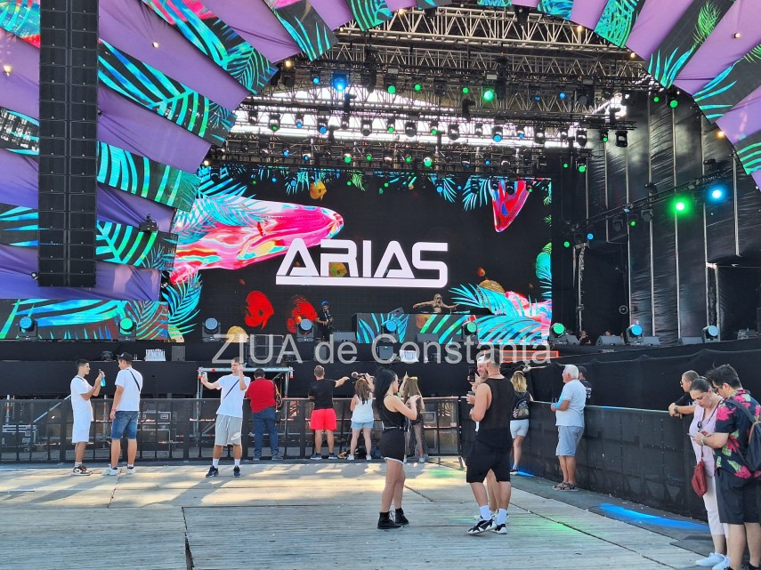 a doua seara a editiei aniversare a festivalului neversea distractia revine la malul marii galerie foto