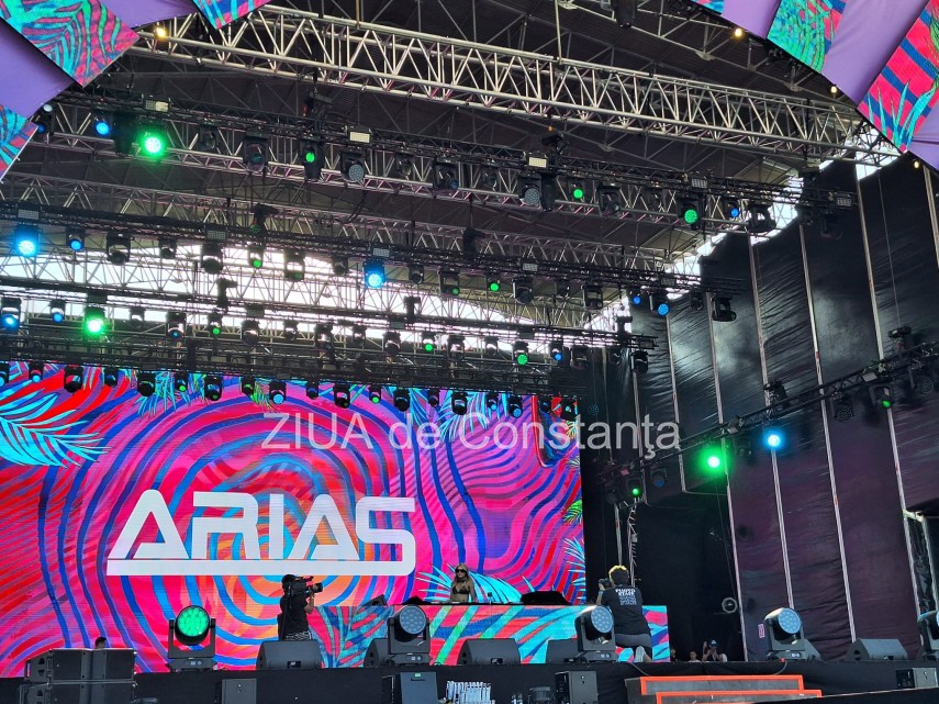 a doua seara a editiei aniversare a festivalului neversea distractia revine la malul marii galerie foto