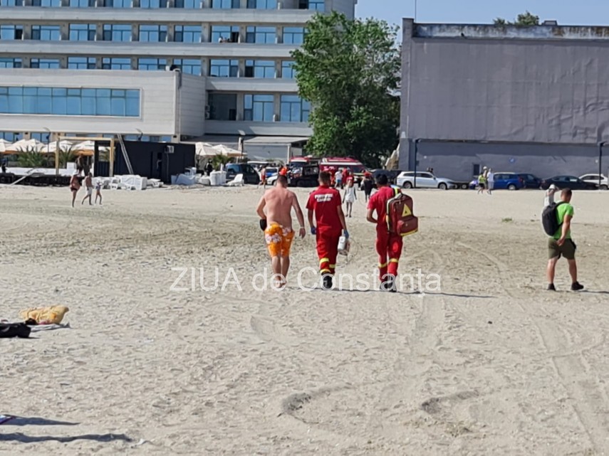 alerta in statiunea mamaia o persoana scoasa inconstienta din mare intervin salvatorii 819704