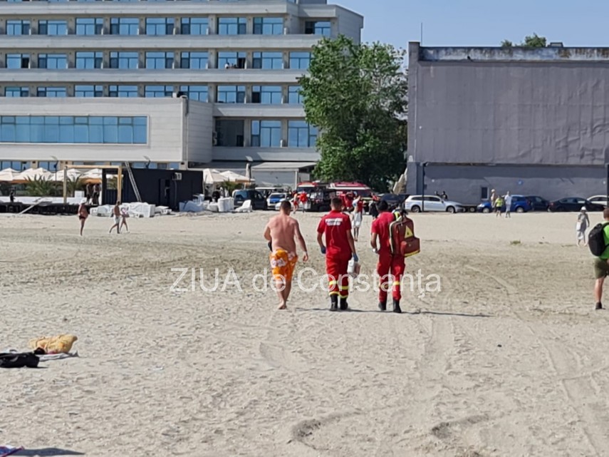 alerta in statiunea mamaia o persoana scoasa inconstienta din mare intervin salvatorii 819704