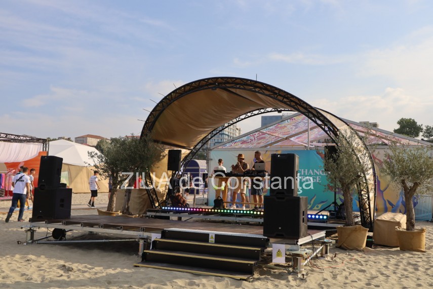 fotoreportaj ziua 1 neversea in imagini zambete muzica buna si libertate galerie foto 819708