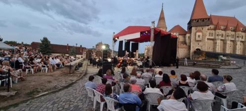 Artiștii Teatrului „Oleg Danovski“ din Constanța pleacă la Festivalul Opera Nights de la Hunedoara! (FOTO)