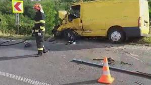 Accident între două dube pe DN1 în Bihor! Impactul s-a soldat cu trei victime (GALERIE FOTO)