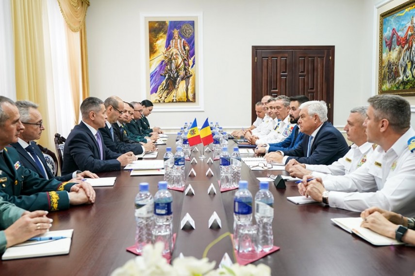 ministrul apararii nationale in vizita la chisinau republica moldova este aproape de sufletul nostru
