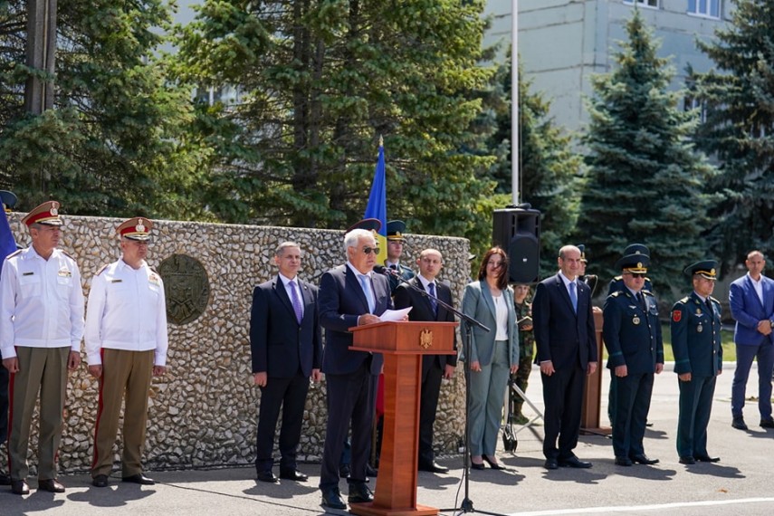 ministrul apararii nationale in vizita la chisinau republica moldova este aproape de sufletul nostru