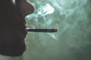 DIICOT Bărbat aflat în arest preventiv într-un dosar de trafic de droguri, suspectat că a coordonat din închisoare activitatea altor traficanţi