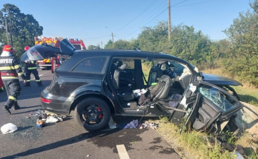 Știri Constanta: Incendiu la un autoturism rasturnat pe DC28 intre localitatile Pestera si Izvorul Mare  
